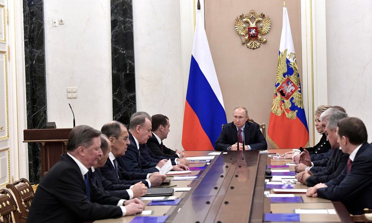 Владимир Путин провёл оперативное совещание с постоянными членами Совета Безопасности