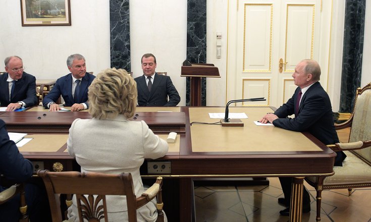 Владимир Путин провёл оперативное совещание с постоянными членами Совета Безопасности