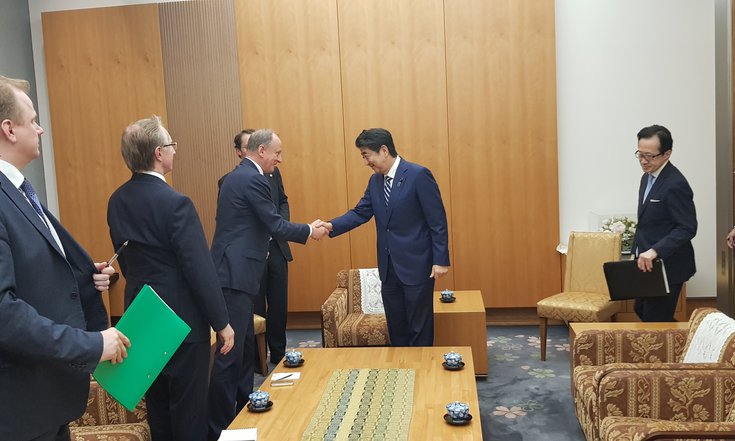 Секретаря Совета Безопасности России принял в Токио Премьер-министр Японии