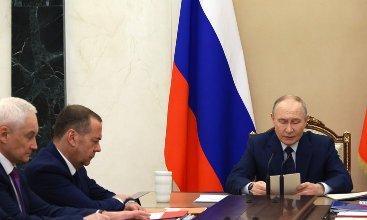 Владимир Путин провел совещание по рассмотрению основных параметров проекта государственной программы вооружения на 2027–2036 годы и государственной программы развития оборонно-промышленного комплекса