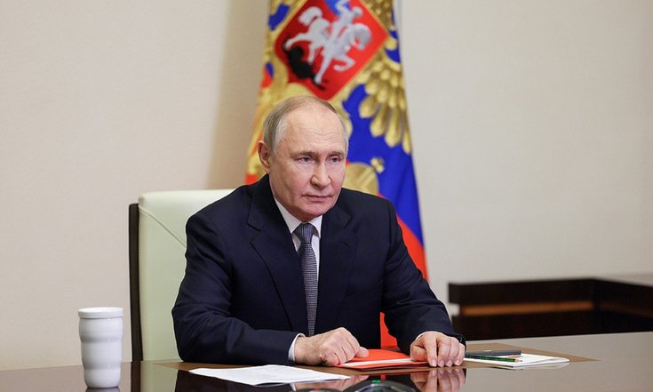 Владимир Путин по видеосвязи провёл оперативное совещание с постоянными членами Совета Безопасности.