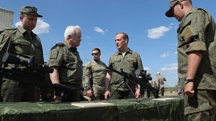Заместитель председателя Совета безопасности РФ Дмитрий Медведев посетил Тоцкий гарнизон